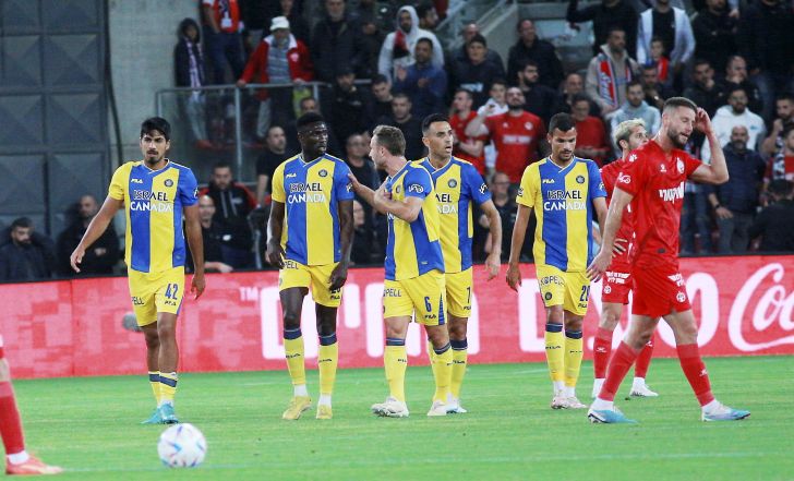 חוגגים אליפות של חיפה? שחקני מכבי תל אביב