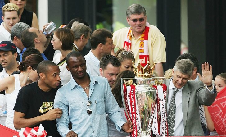 ארסן ונגר עם תיירי הנרי ופטריק ויירה