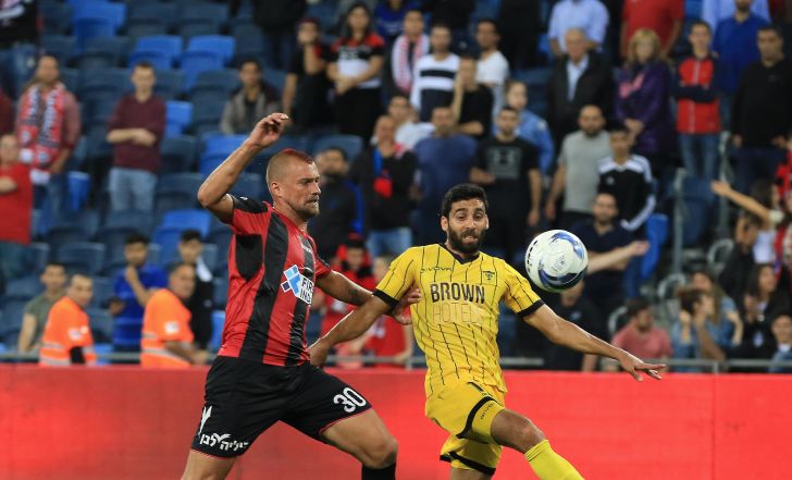 גבריאל תמאש מול חן עזרא