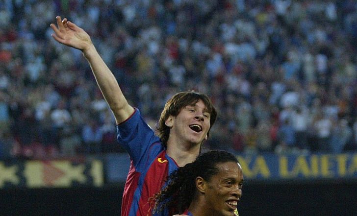 ליאו מסי חוגג שער בכורה בברצלונה