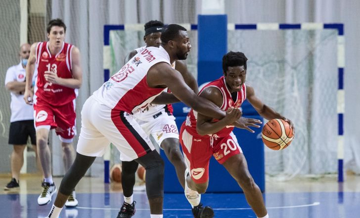 קיילב אגאדה, ג'ורדן המילטון