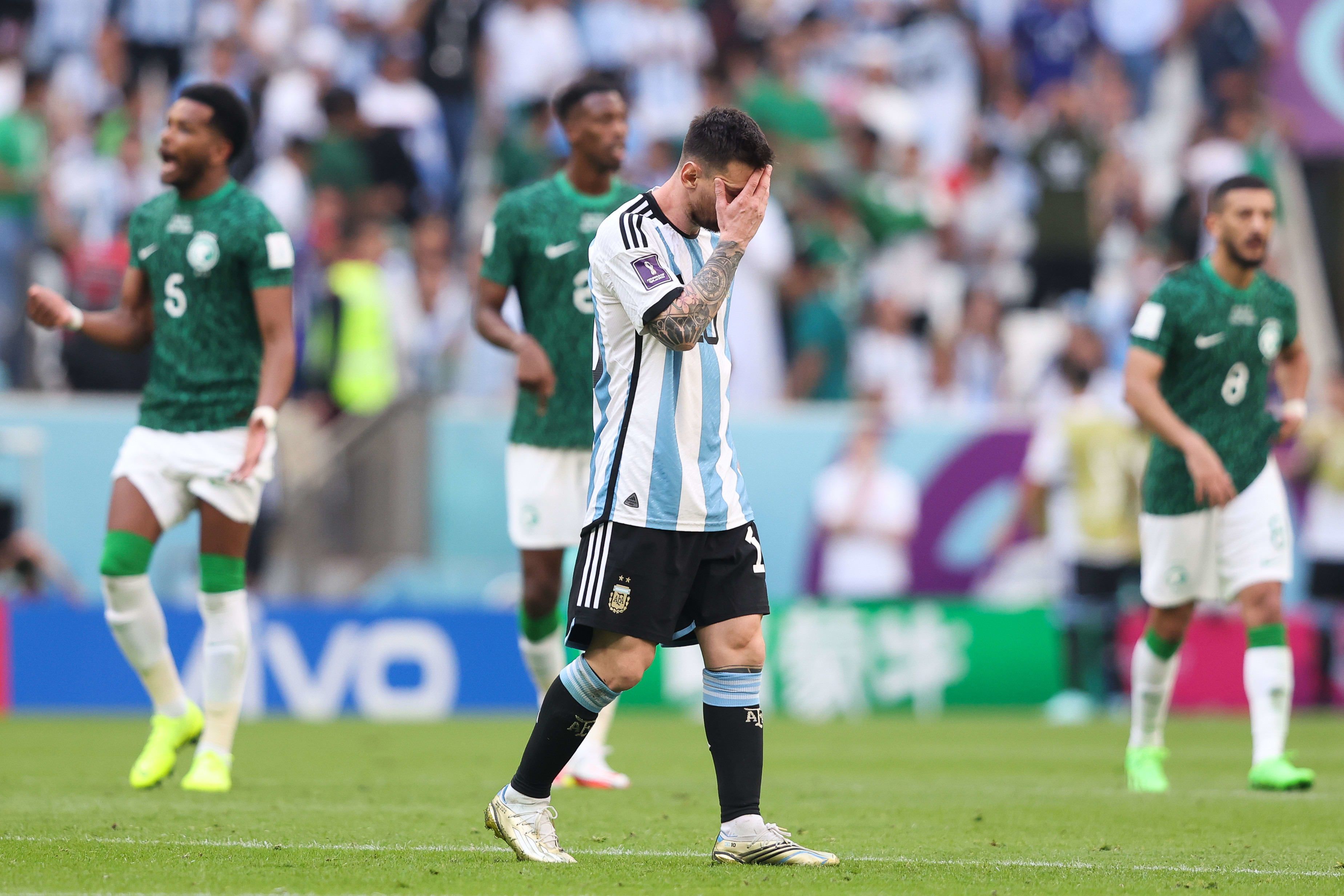 Месси саудовская аравия. Аргентина проигрывает. Чм аргентина саудовская аравия. Футбольная команда. Аргентина проигрывает.
