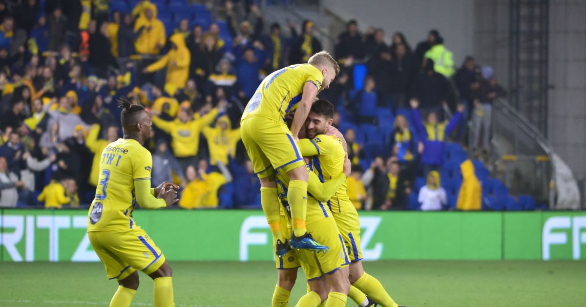 צפו בתקציר: מכבי תל אביב חגגה אליפות לאחר 0:1 על מכבי חיפה ...