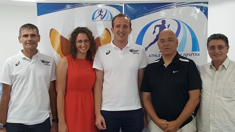עמי ברן וגל לב רן עם מקביליהם הבלארוסים (באדיבות איגוד האתלטיקה) עמי ברן וגל לב רן עם מקביליהם הבלארוסים (באדיבות איגוד האתלטיקה)