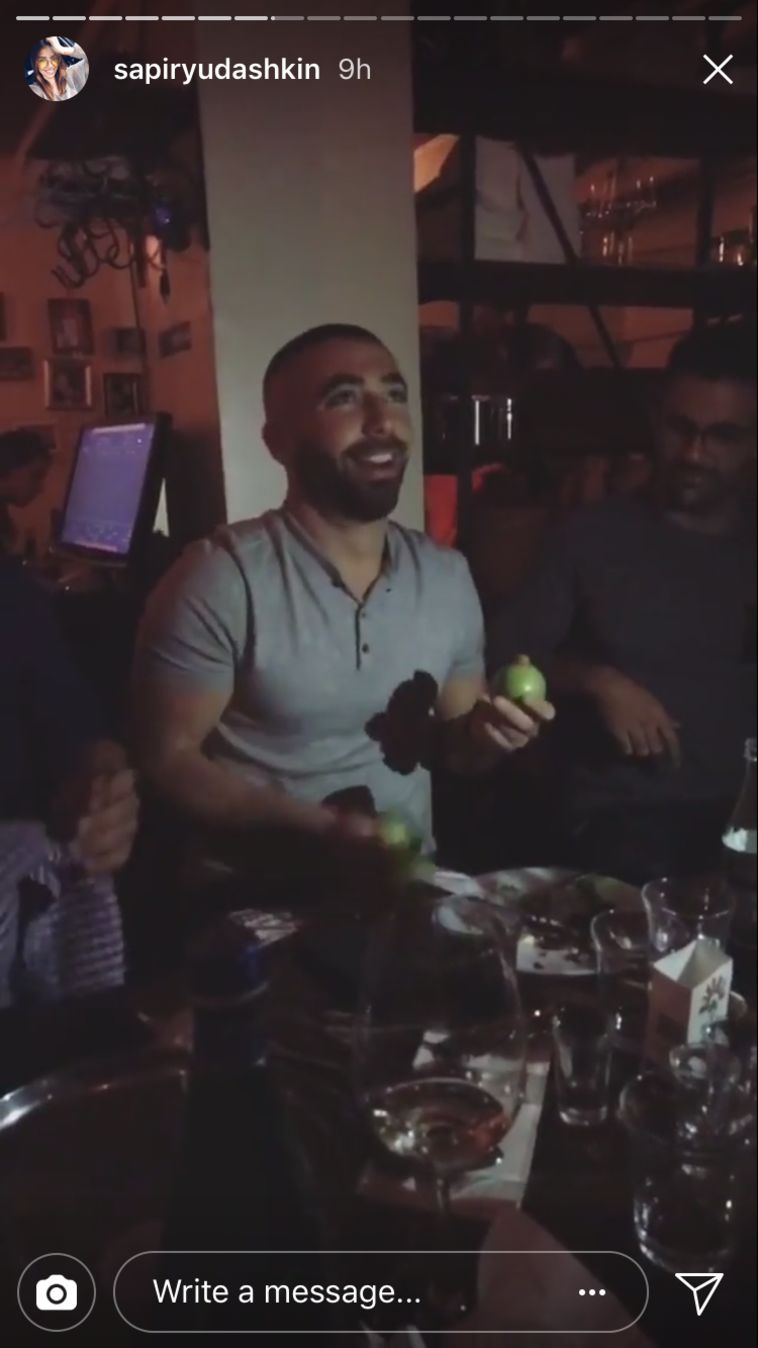עומר אדם. עושה ג׳אגלינג של יום הולדת (אינסטגרם)