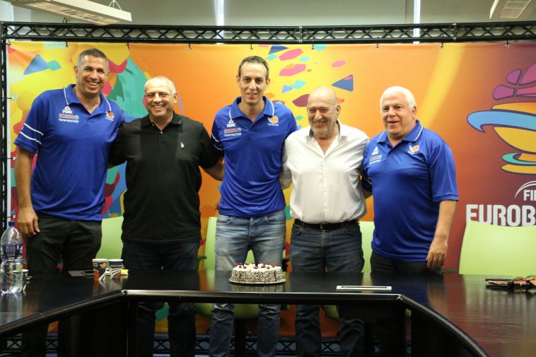 עודד קטש בבמה המרכזית עודד קטש בבמה המרכזית