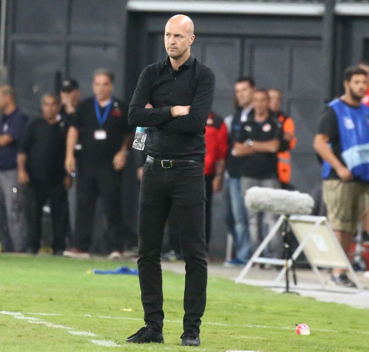קרויף. הפאניקה אחזה בו קרויף. הפאניקה אחזה בו