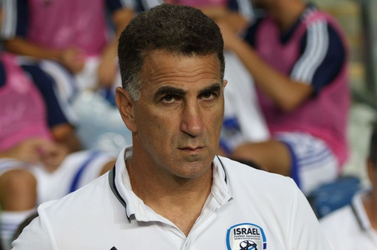 בלבול. לא יעמוד על הקווים (ערן לוף)