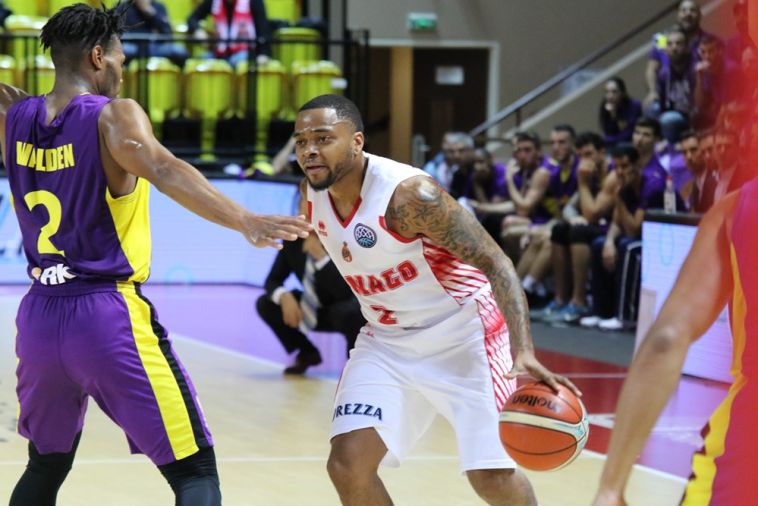 קורי וולדן. לא הצליח לעצור את הצרפתים (FIBA)
