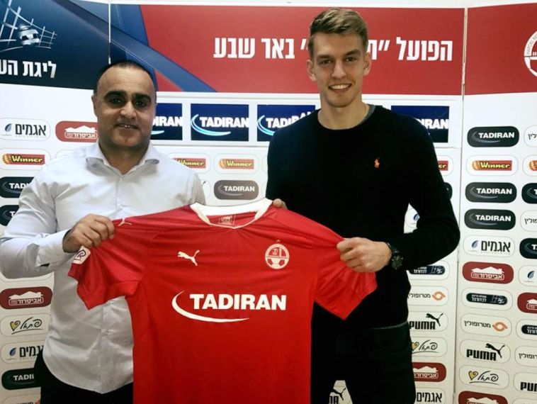 מנזון. הזמן יעשה את שלו? (הפועל ב"ש, רשמי)