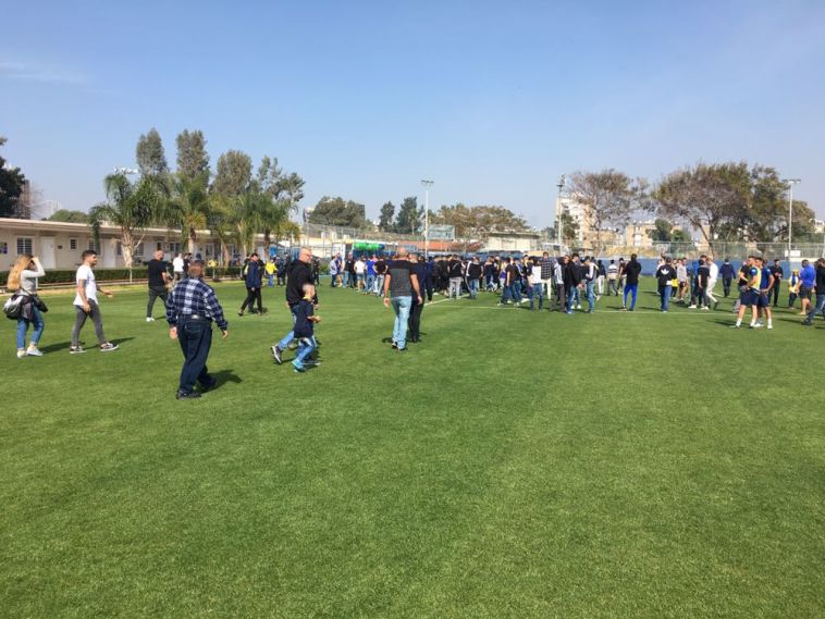 אוהדי מכבי ת"א בקריית שלום אוהדי מכבי ת"א בקריית שלום