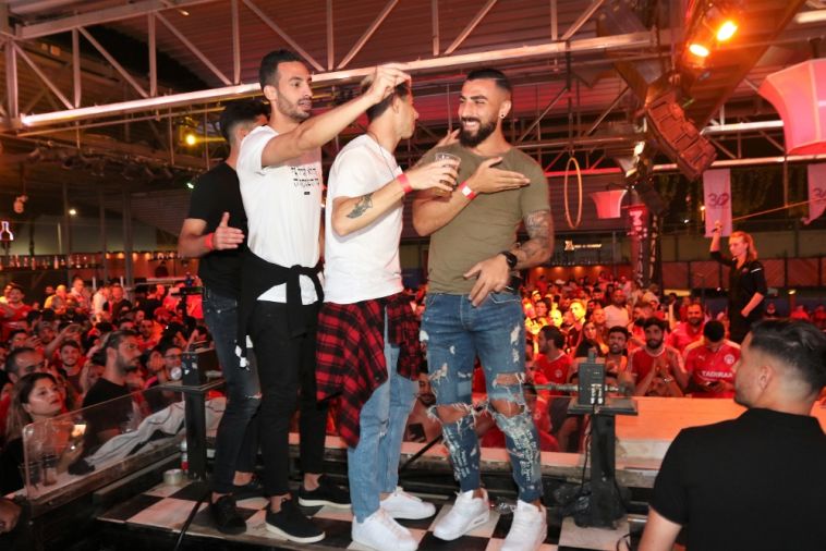 השחקנים חוגגים (מאיר אבן חיים) השחקנים חוגגים (מאיר אבן חיים)