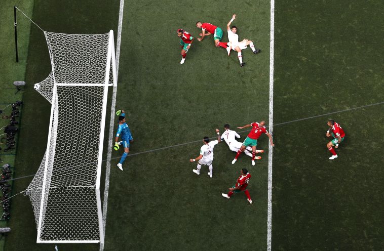 רונאלדו נוגח את שער היתרון (gettyimages) רונאלדו נוגח את שער היתרון (gettyimages)