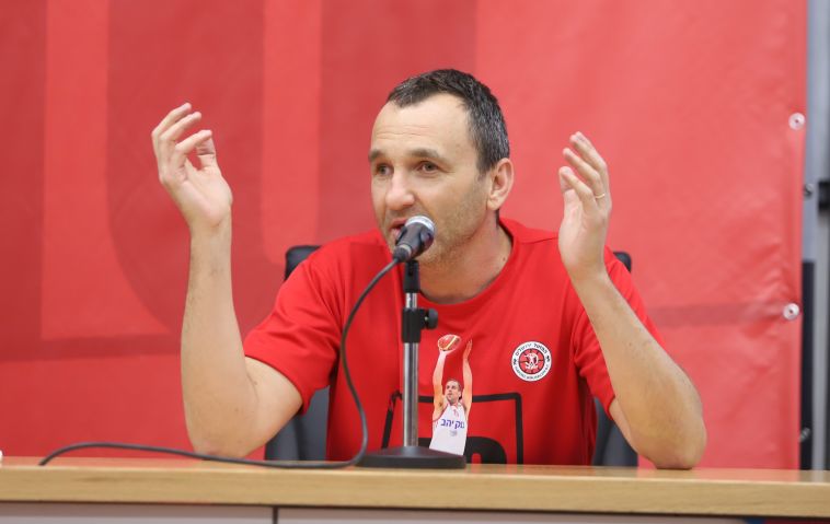 חומסקי. "יותם הוא אגדה על המגרש ומחוץ לו" (דני מרון) חומסקי. "יותם הוא אגדה על המגרש ומחוץ לו" (דני מרון)
