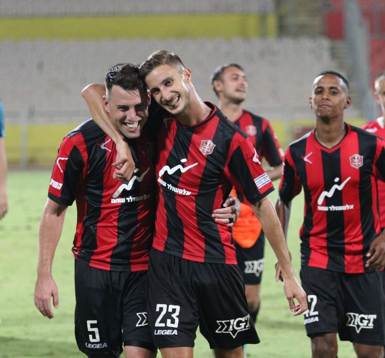 במדי קטמון. זדה התעקש לקחת אותו (עדי אבישי) במדי קטמון. זדה התעקש לקחת אותו (עדי אבישי)