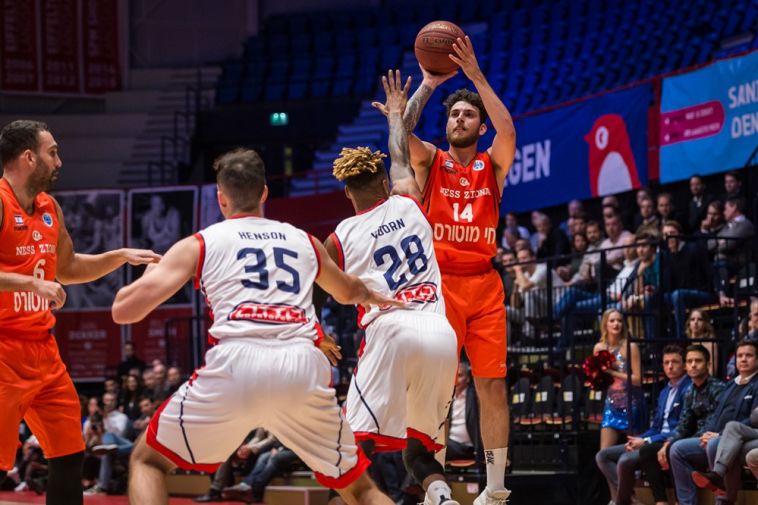גולן גוט. 17 נקודות שלו לא עזרו (FIBA) גולן גוט. 17 נקודות שלו לא עזרו (FIBA)