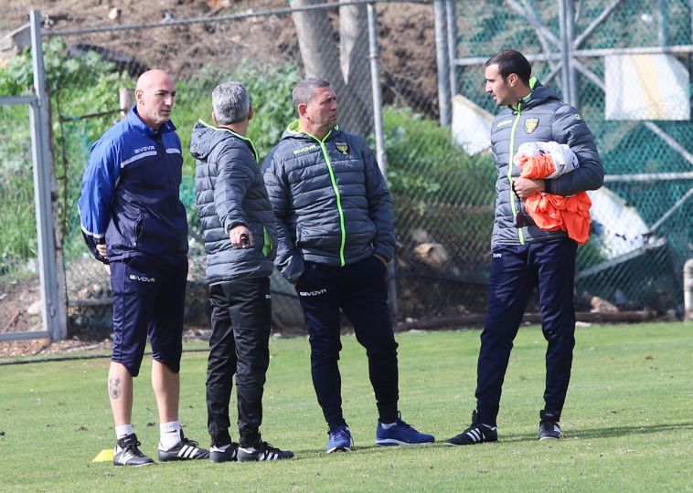 קלינגר באימון בית"ר. רוצה להמשיך בטיפוס בטבלה (דני מרון) קלינגר באימון בית"ר. רוצה להמשיך בטיפוס בטבלה (דני מרון)