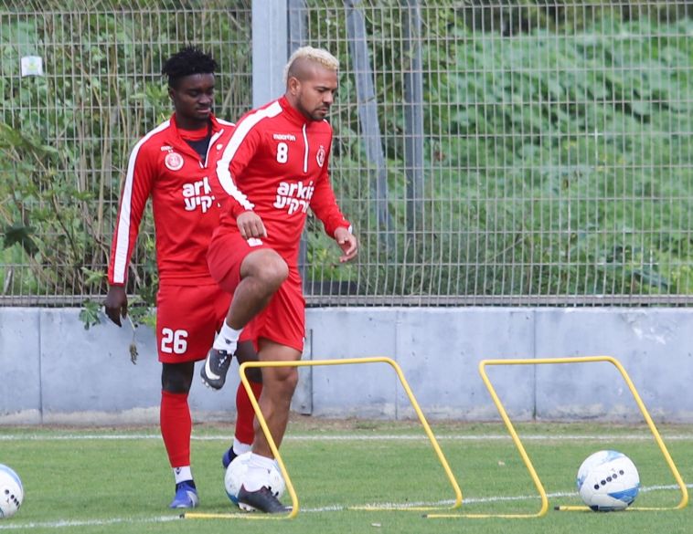 קלאודימיר באימון הראשון בהפועל. 