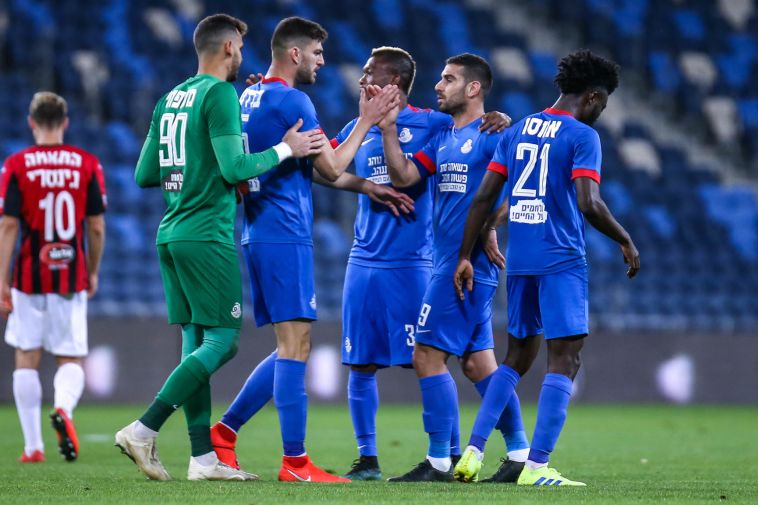 שחקני מ.ס. אשדוד. "צריכים להרים את הניצחון לדשא" (מאור אלקסלסי) שחקני מ.ס. אשדוד. "צריכים להרים את הניצחון לדשא" (מאור אלקסלסי)