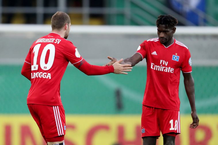 שחקני המבורג חוגגים (AFP)