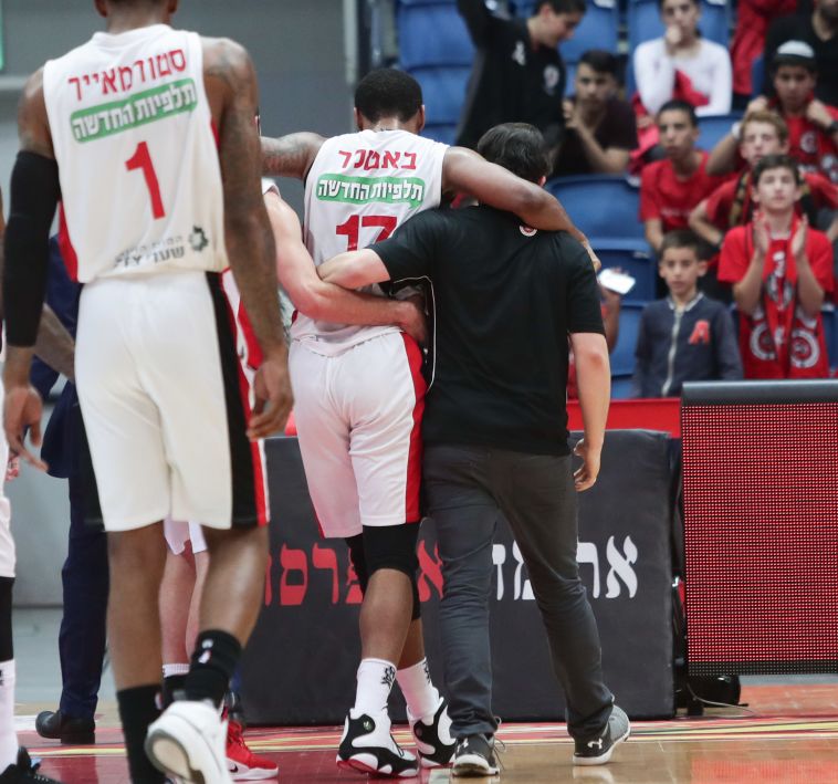 דשון באטלר יורד צולע (דני מרון) דשון באטלר יורד צולע (דני מרון)