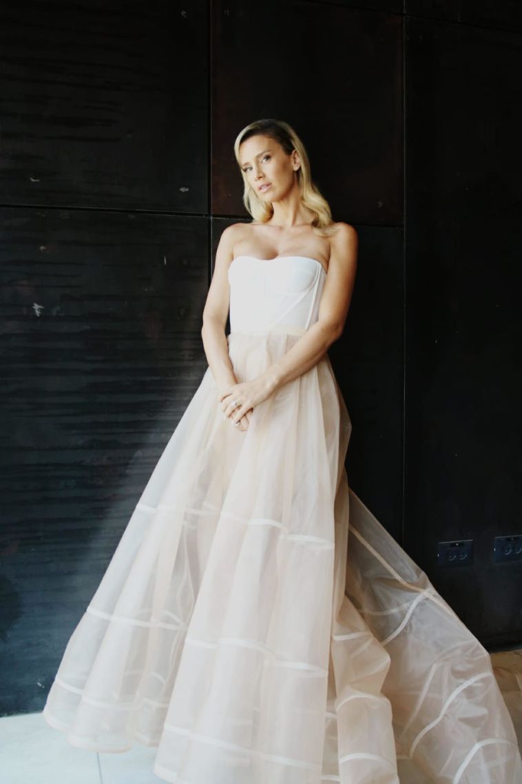 פצצה בלבן! ואיפה הבטן בכלל?! (צילום: אור גפן)