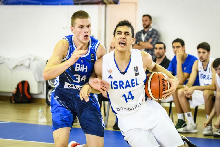 נועם דוברת. הוביל את נבחרת הנוער חזרה לדרג א' (איגוד הכדורסל)