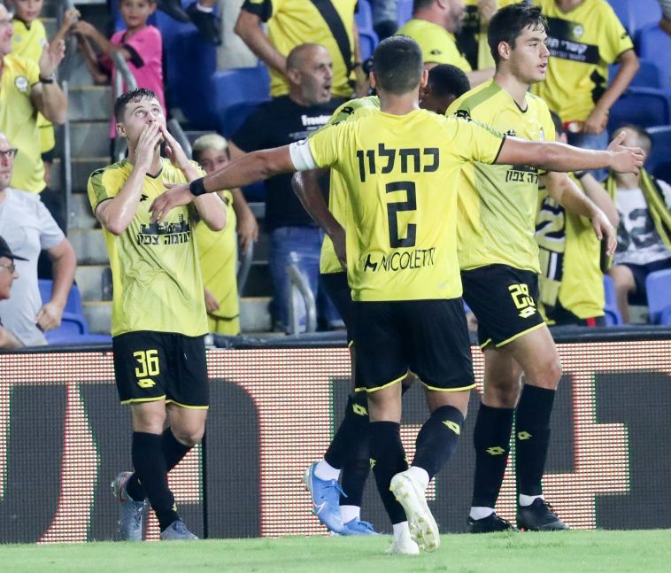 קניקובסקי וכחלון. 