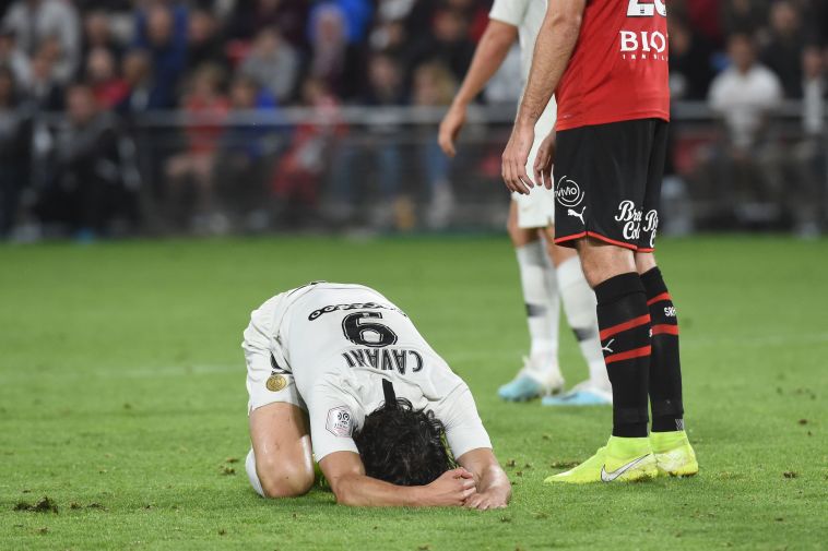 קבאני. החלוץ האורוגוואי טרם החלים (JEAN-FRANCOIS MONIER/AFP/Getty Images)