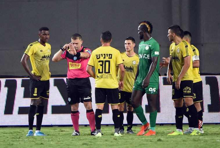 שלומי בן אברהם במשחק בין נתניה לכפ"ס. החלטה מוצדקת (דני מרון) שלומי בן אברהם במשחק בין נתניה לכפ"ס. החלטה מוצדקת (דני מרון)