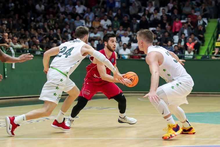 בלאט. יכולת טובה של הרכז במחצית הראשונה (פיב