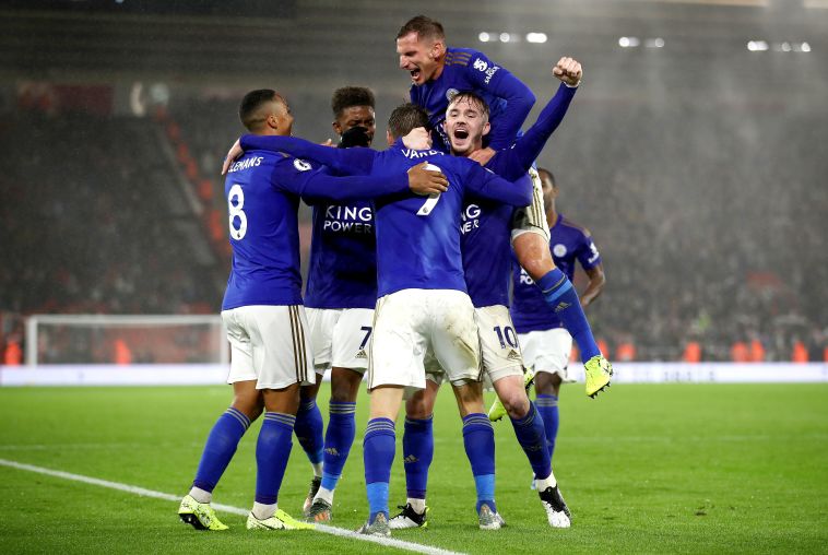 שחקני לסטר חוגגים. רק מאמץ מקסימלי (Bryn Lennon/Getty Images) שחקני לסטר חוגגים. רק מאמץ מקסימלי (Bryn Lennon/Getty Images)