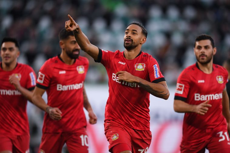 ניצחון חשוב מאוד עבור לברקוזן. בלאראבי חוגג עם חבריו (Oliver Hardt/Bongarts/Getty Images)