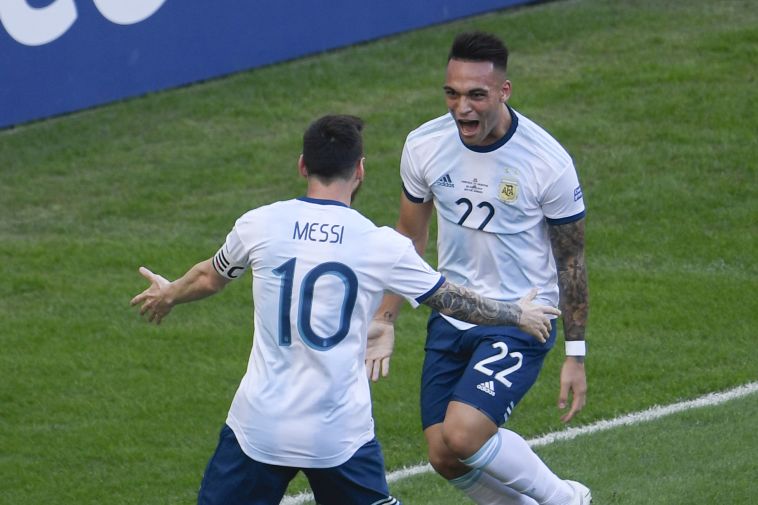 מרטינס ומסי. ישתפו פעולה לא רק בנבחרת? (MAURO PIMENTEL/AFP via Getty Images) מרטינס ומסי. ישתפו פעולה לא רק בנבחרת? (MAURO PIMENTEL/AFP via Getty Images)