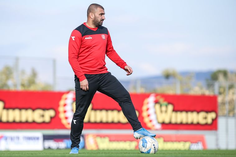 הרומן קרוב לסיומו. ערן לוי (מאור אלקסלסי)