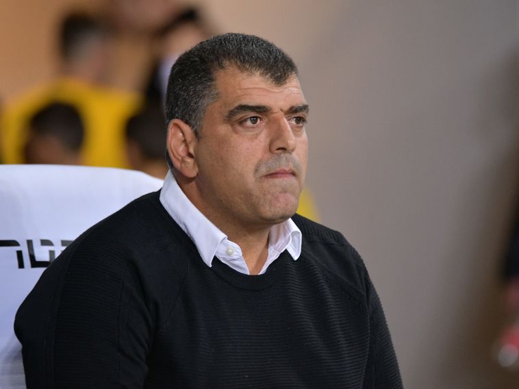 "אם שחקנים צריכים שמאמן יעמוד ויצעק, מצבם גרוע מאוד". שי ברדה (אריאל שלום)