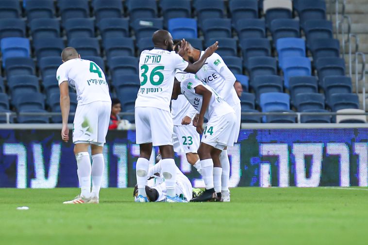 שחקני הפועל כפר סבא חוגגים. קבוצות התחתית צריכות לדאוג (מאור אלקסלסי)