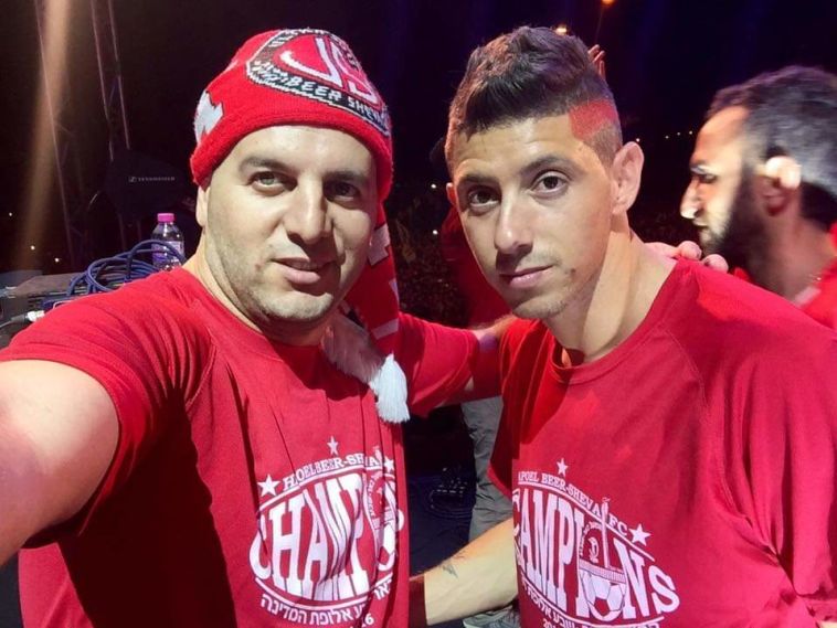 בן שטרית עם מליקסון בחגיגות האליפות של ב