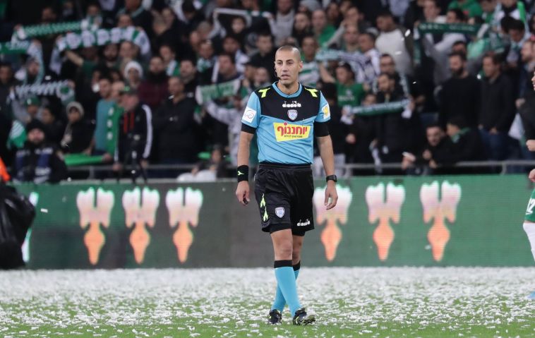 ליאני. המשחק התעכב ב-20 דקות בגלל הקונפטי _דני מרון)