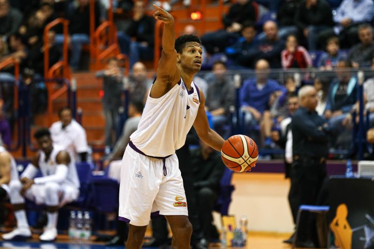 דומיניק ווטרס. דאבל-דאבל וניצחון (מאור אלקסלסי)