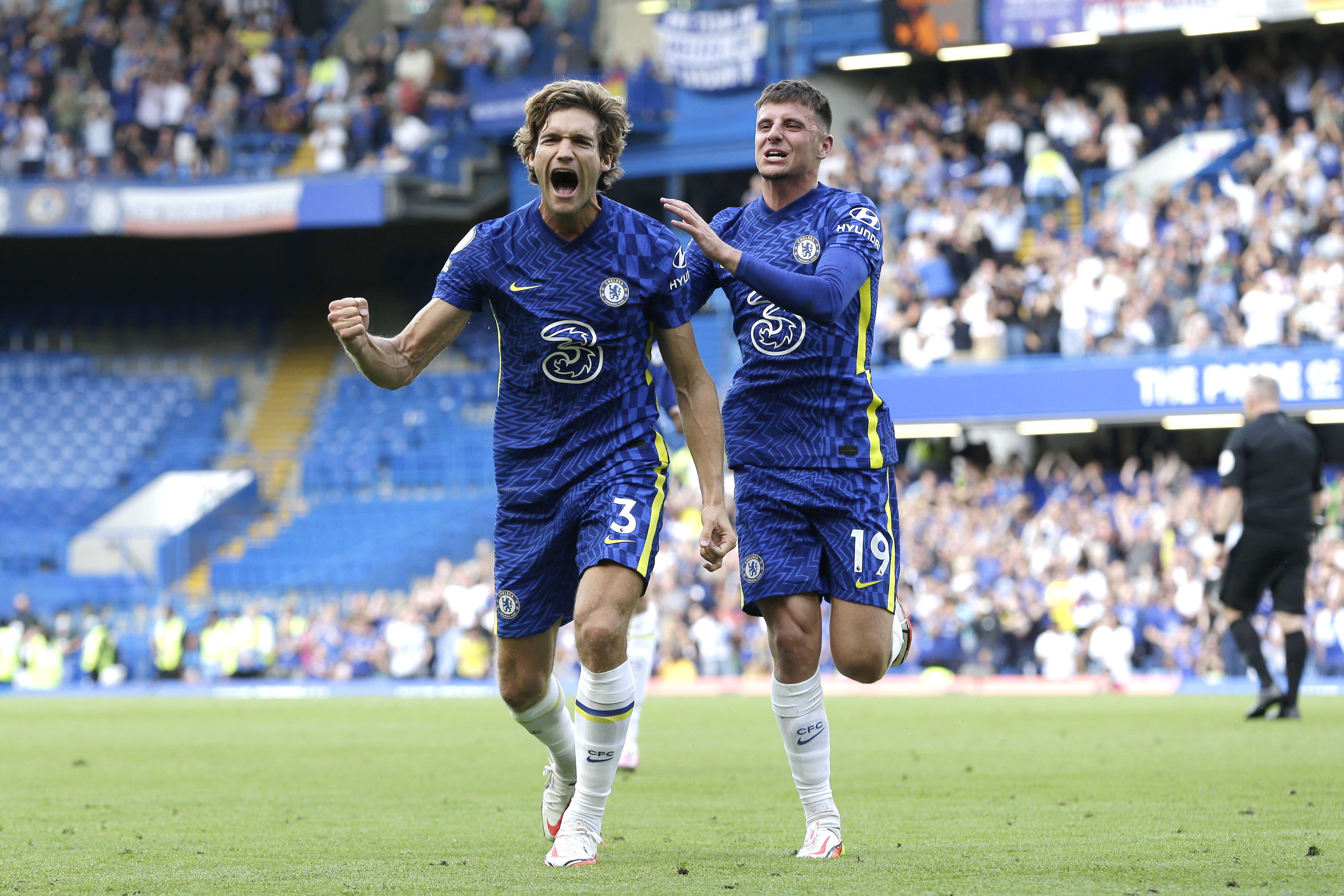 שחקני צ'לסי מרקוס אלונסו, מייסון מאונט חוגגים