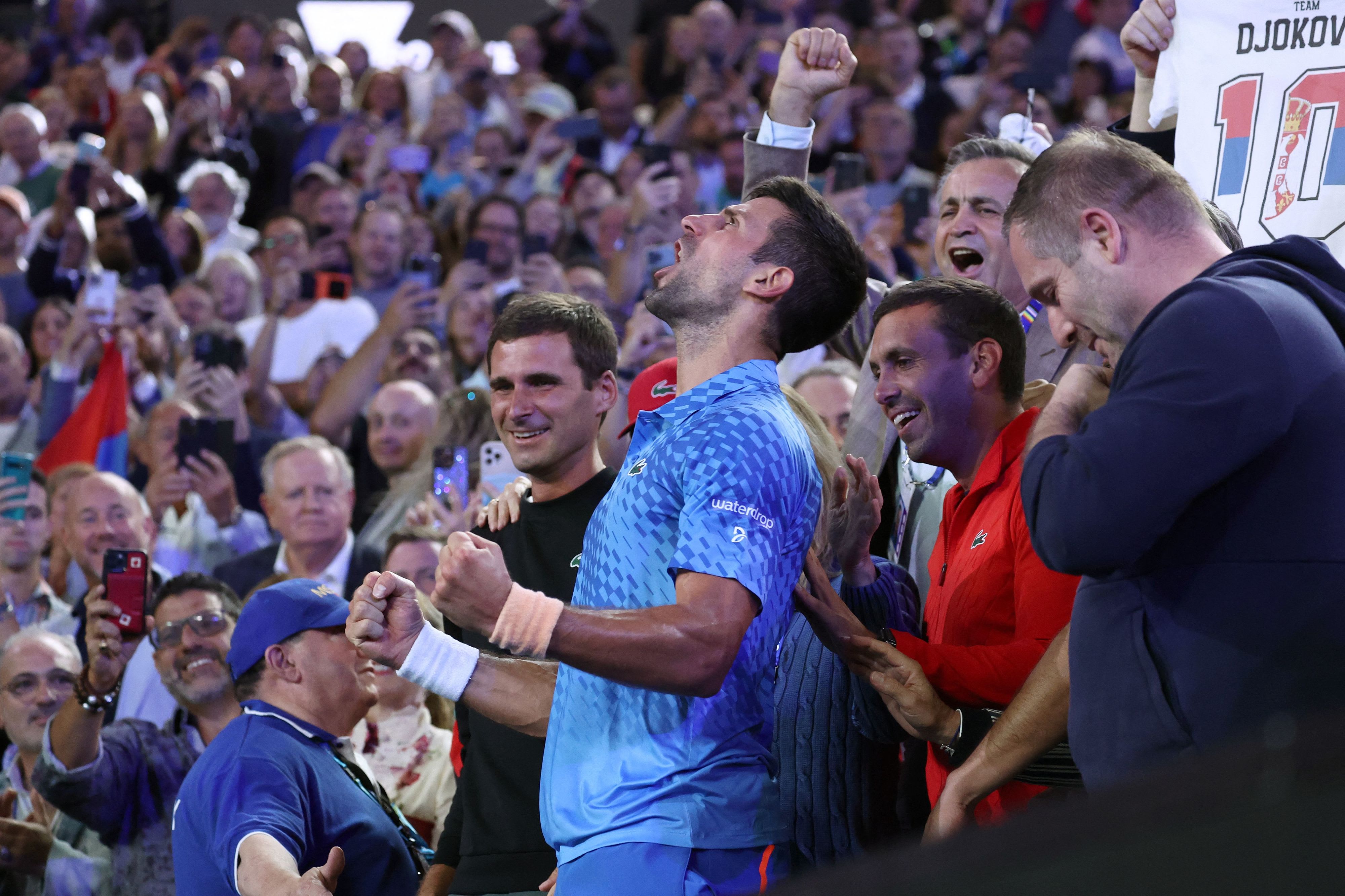 נובאק דג'וקוביץ' אחרי הזכייה באליפות אוסטרליה 2023