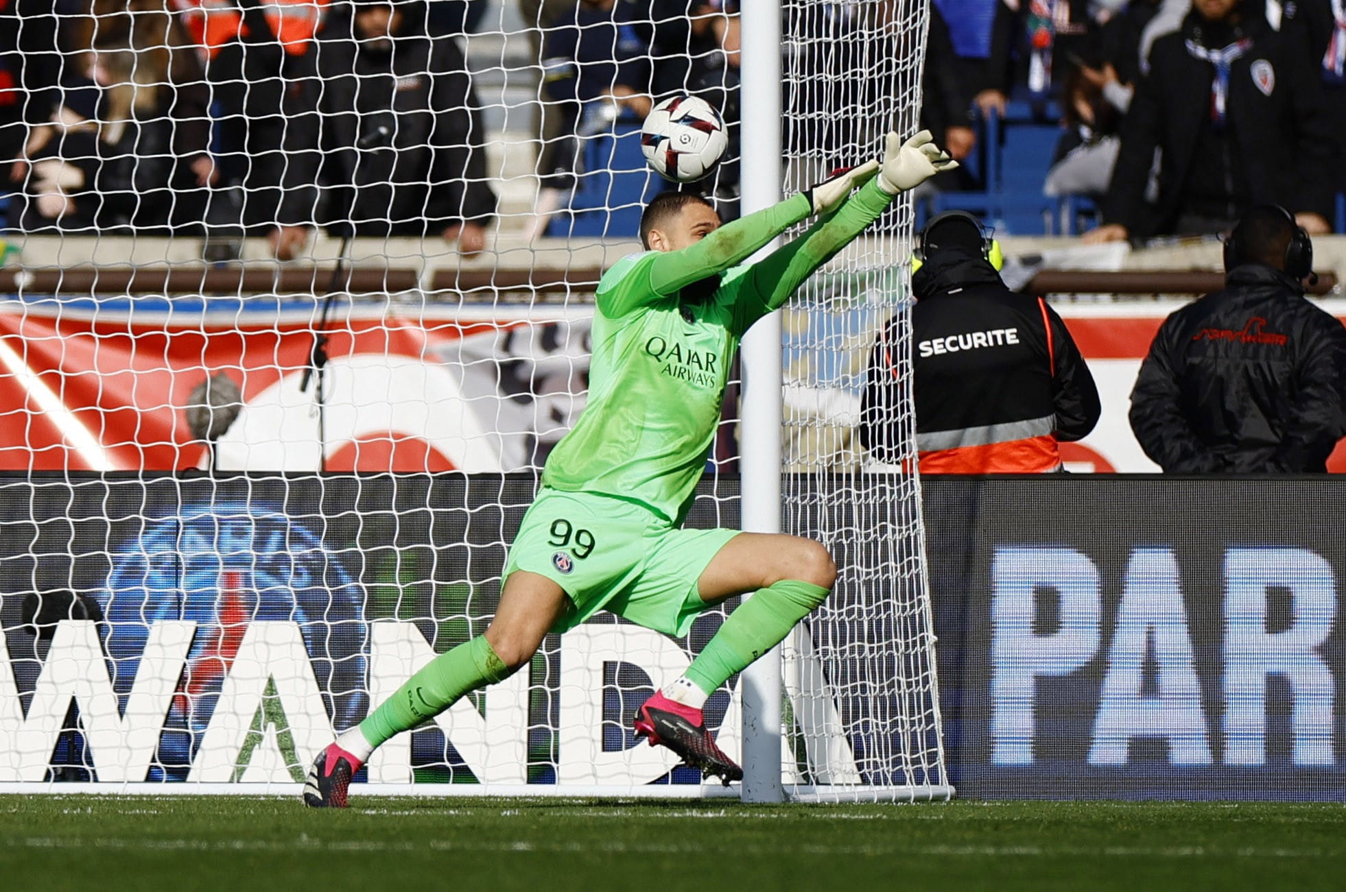 ג'אנלואיג'י דונארומה, שוער פריז סן ז'רמן